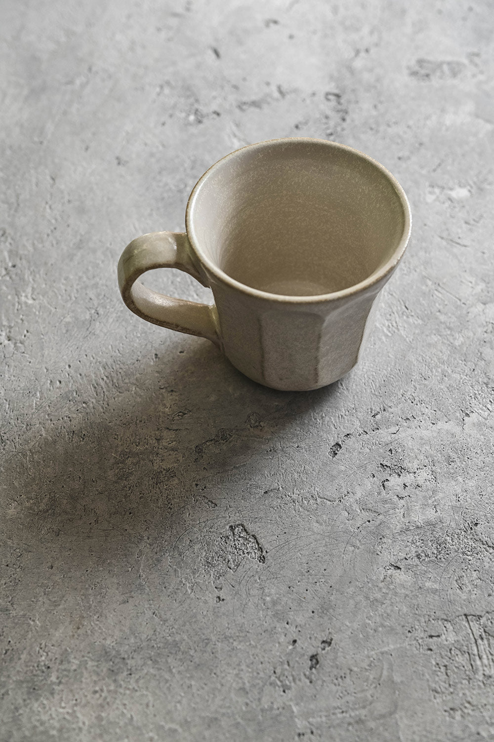 Ceramic Petal Carved Mug