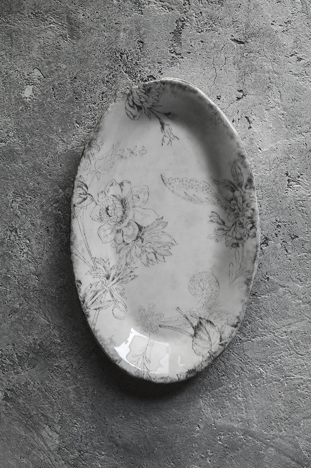 Hand-Painted Ceramic Tray - Grey Garden