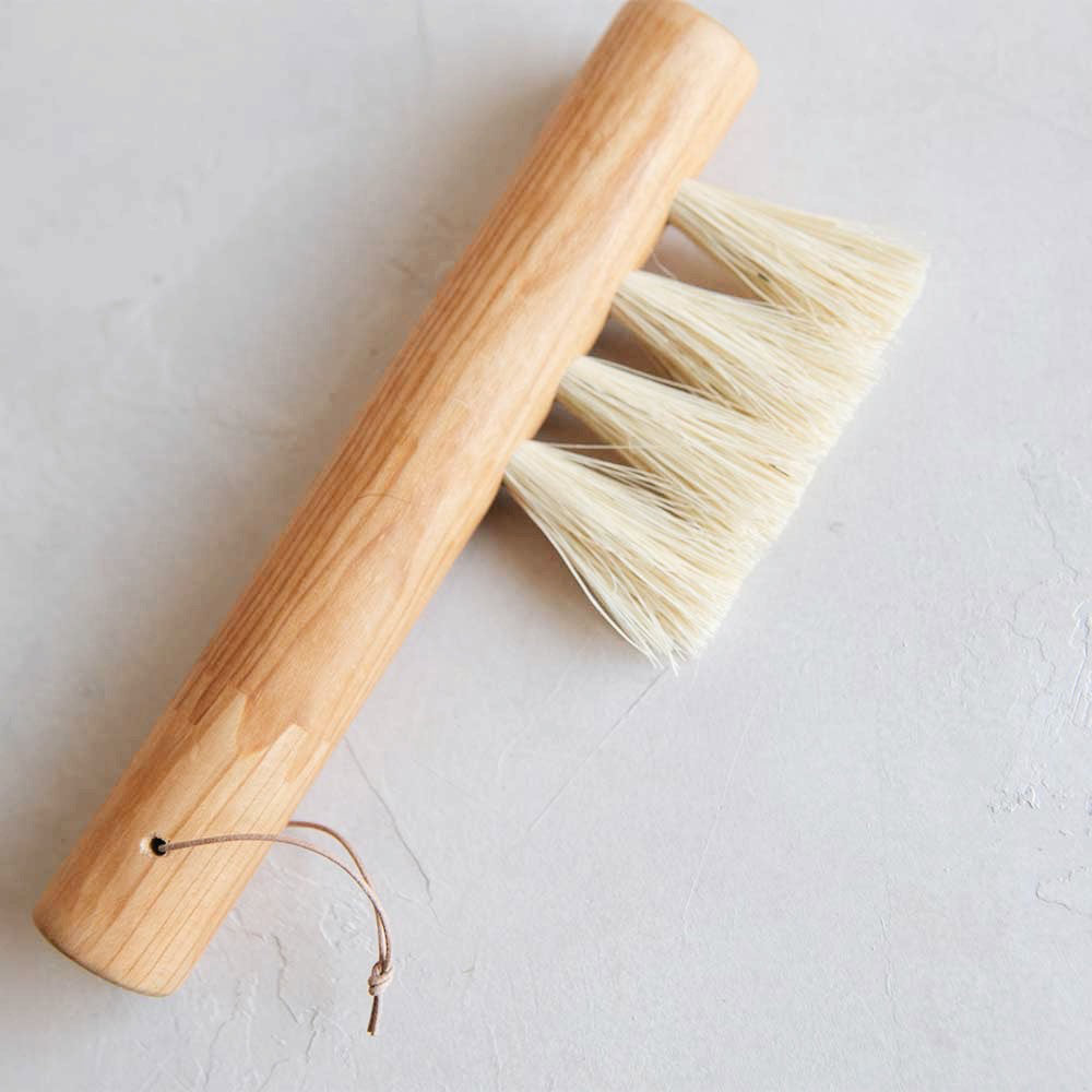 Medium Wooden Counter Brush No. MT0973