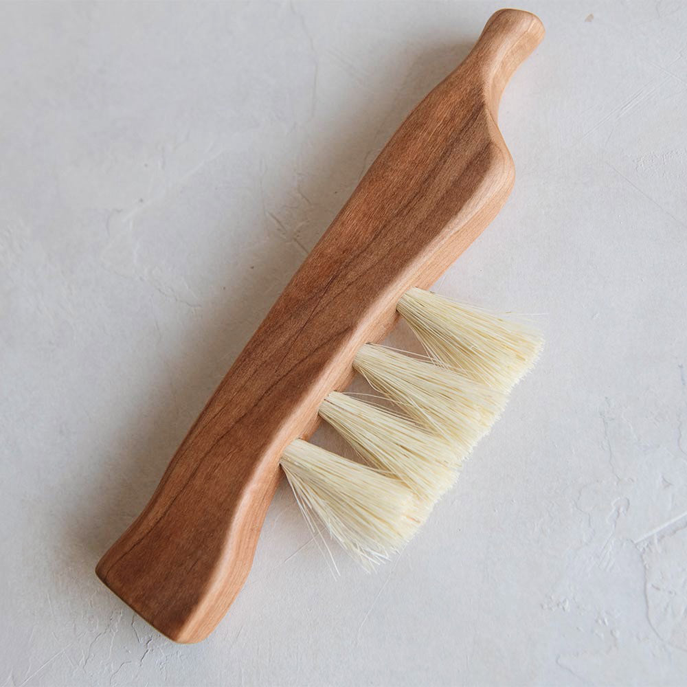 Medium Wooden Counter Brush No. MT0974