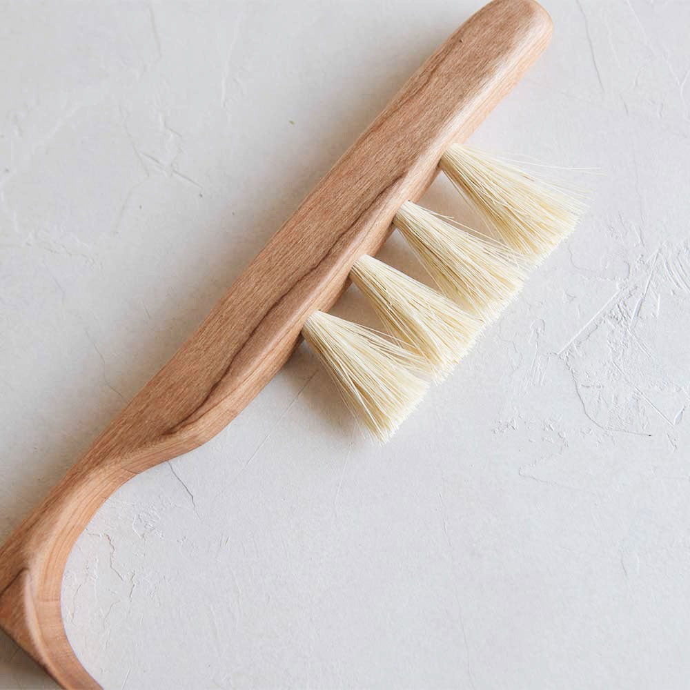 Medium Wooden Counter Brush No. MT0977