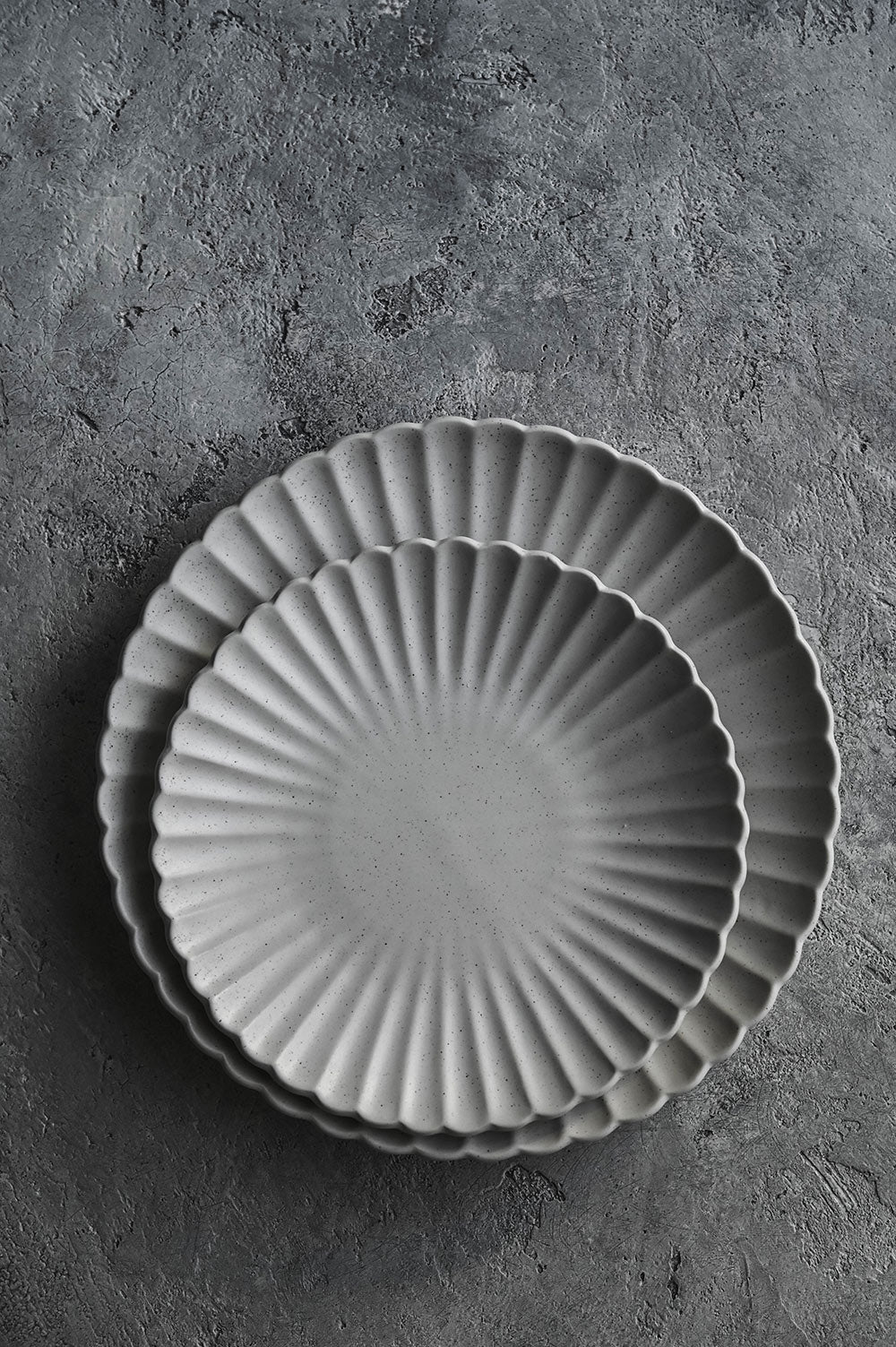 Fluted Ceramic Dinner Plate