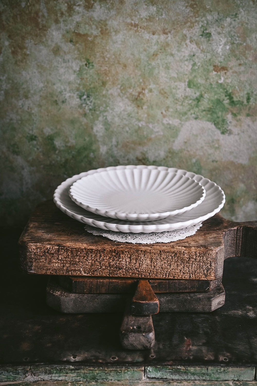 Fluted Ceramic Dinner Plate