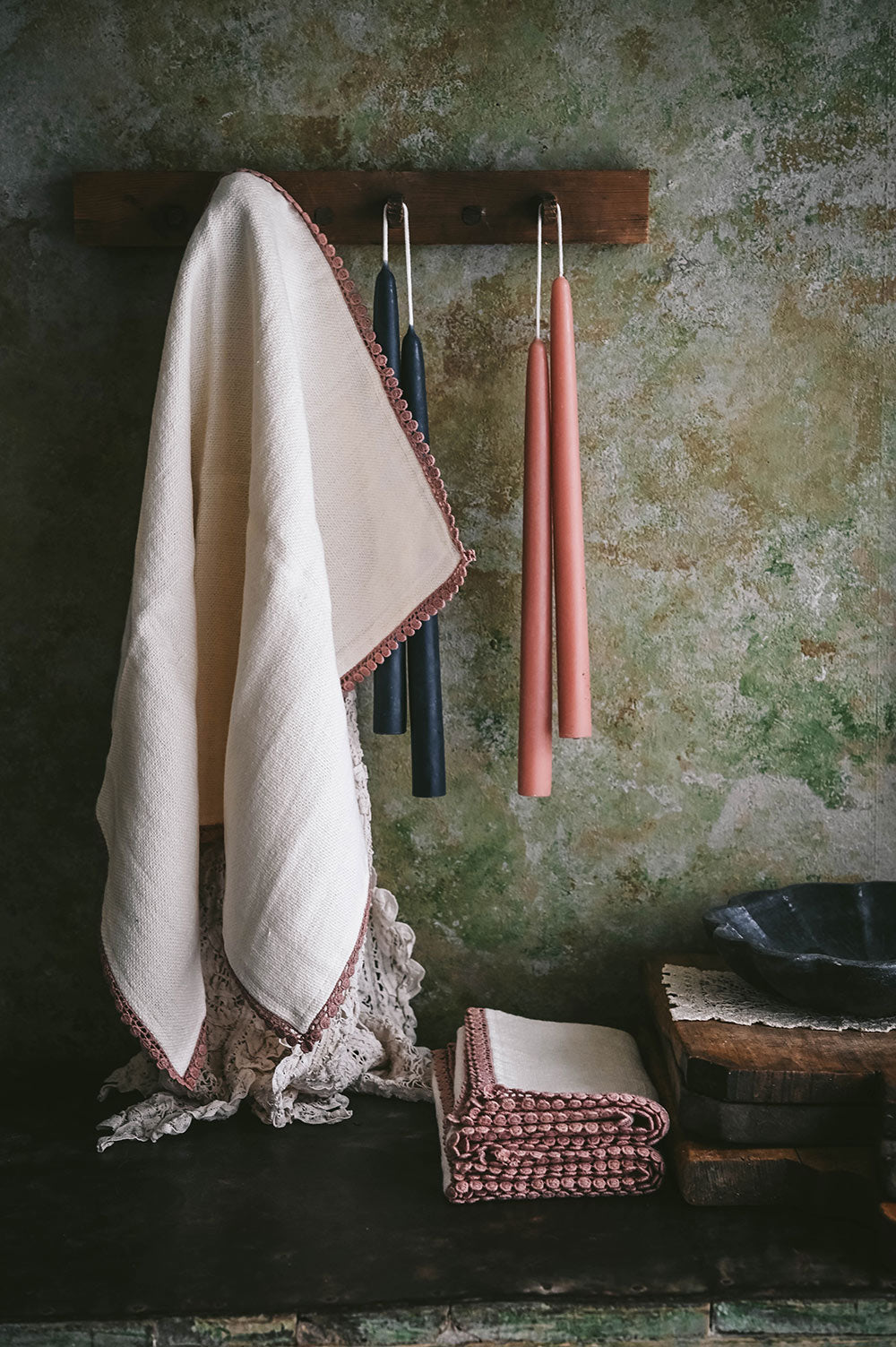 Heavyweight Table Linens with Lace Detail - Cream