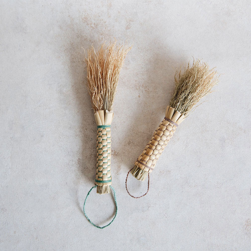 Small Plaited Whisk Brush