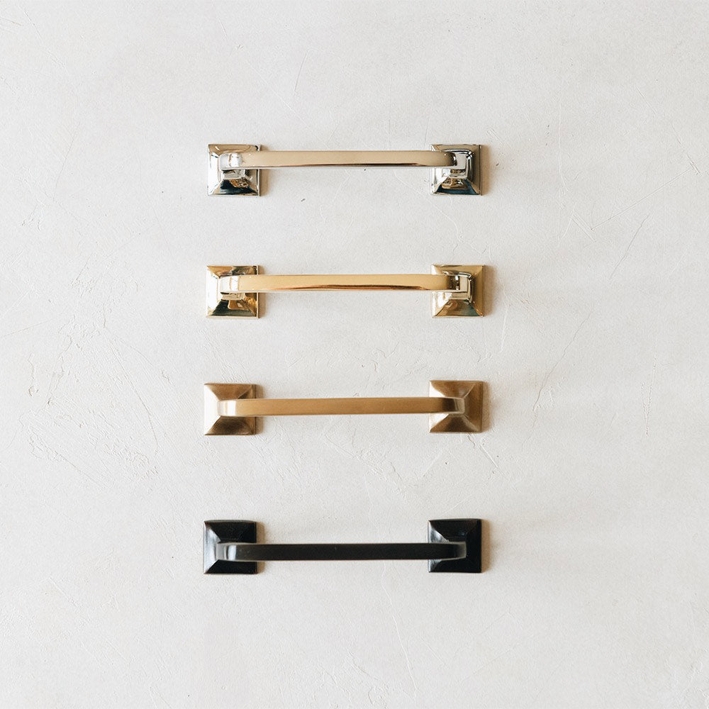 Roan Iris Cabinet & Drawer Pull