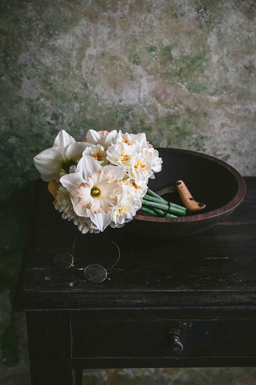 Roan Iris Walnut Wood Bowl