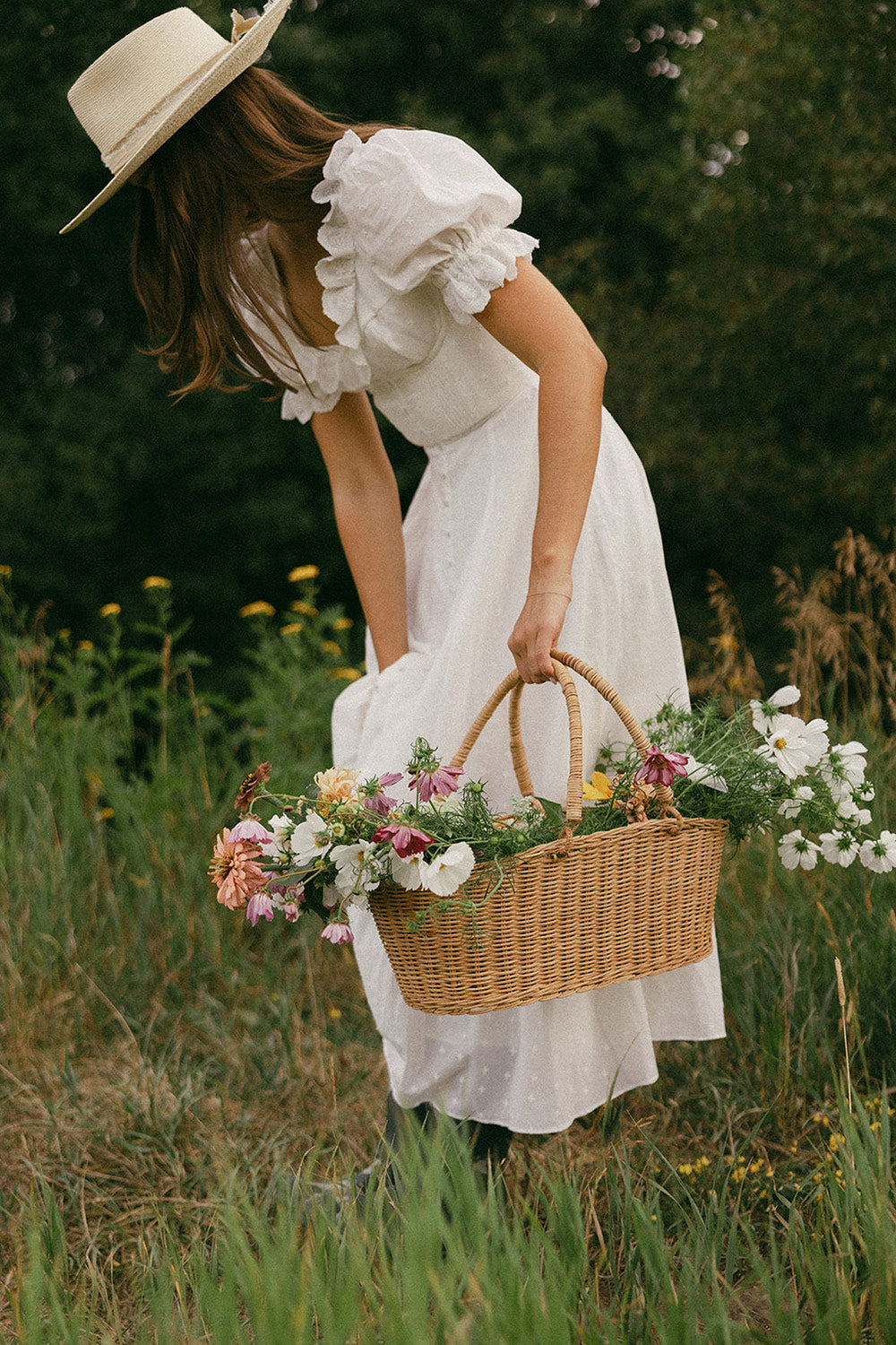 rose-rattan-basket-with-handles2.jpg