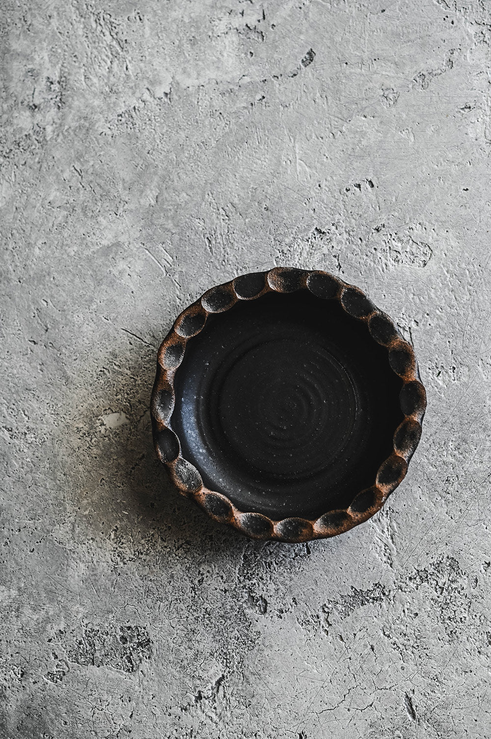 Ceramic Scalloped Dish - Dark