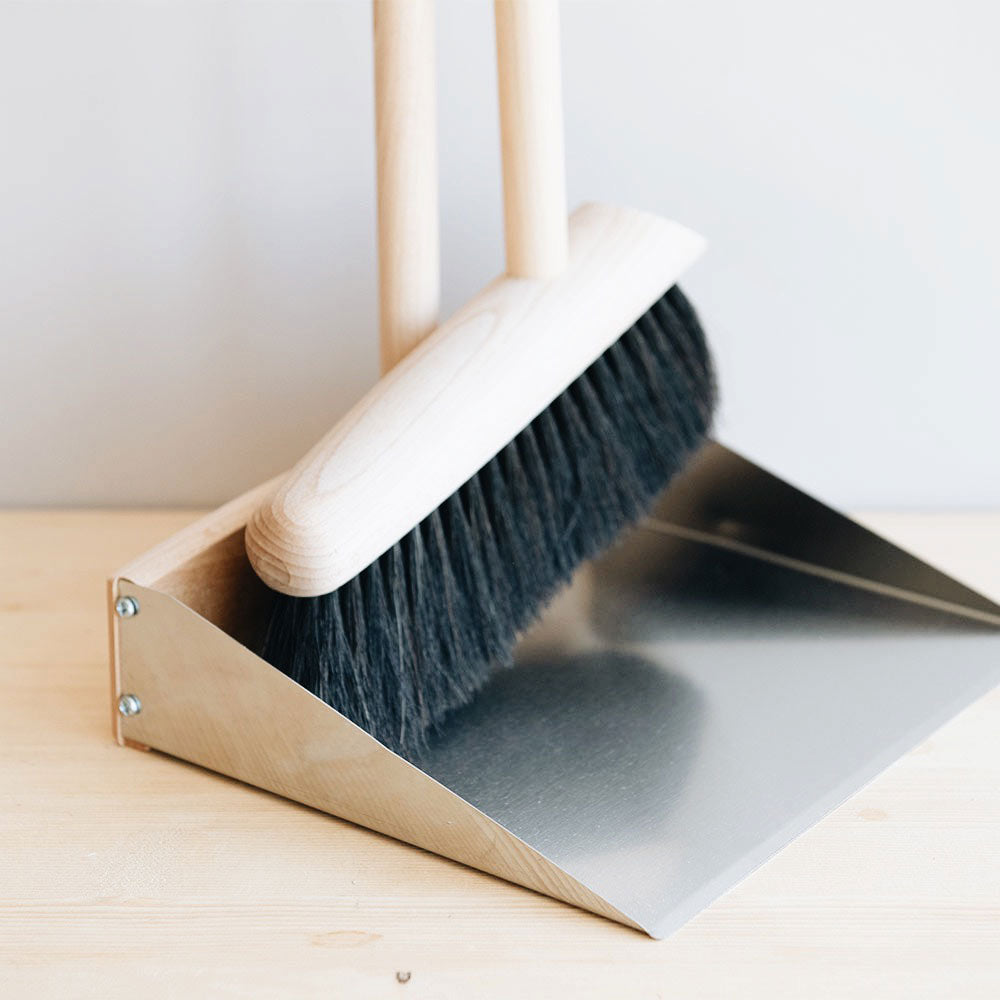 Standing Metal Dustpan & Broom Set