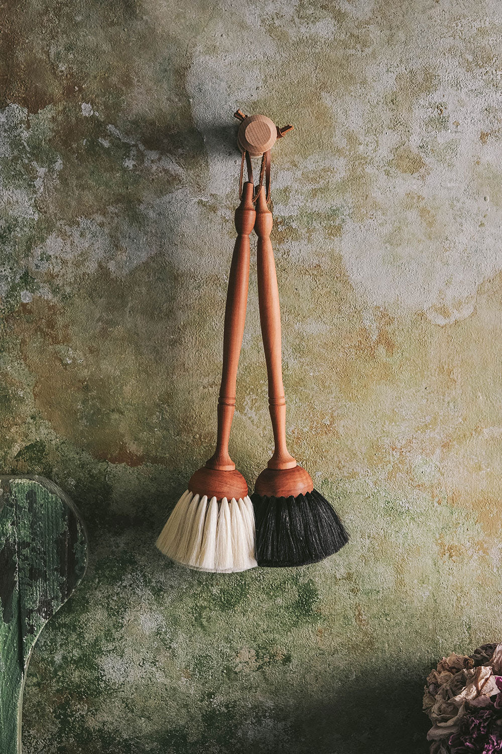 Wooden Whisper Duster - Black
