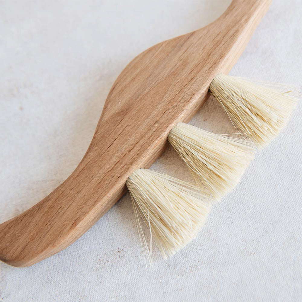 Medium Wooden Counter Brush No. MT0950