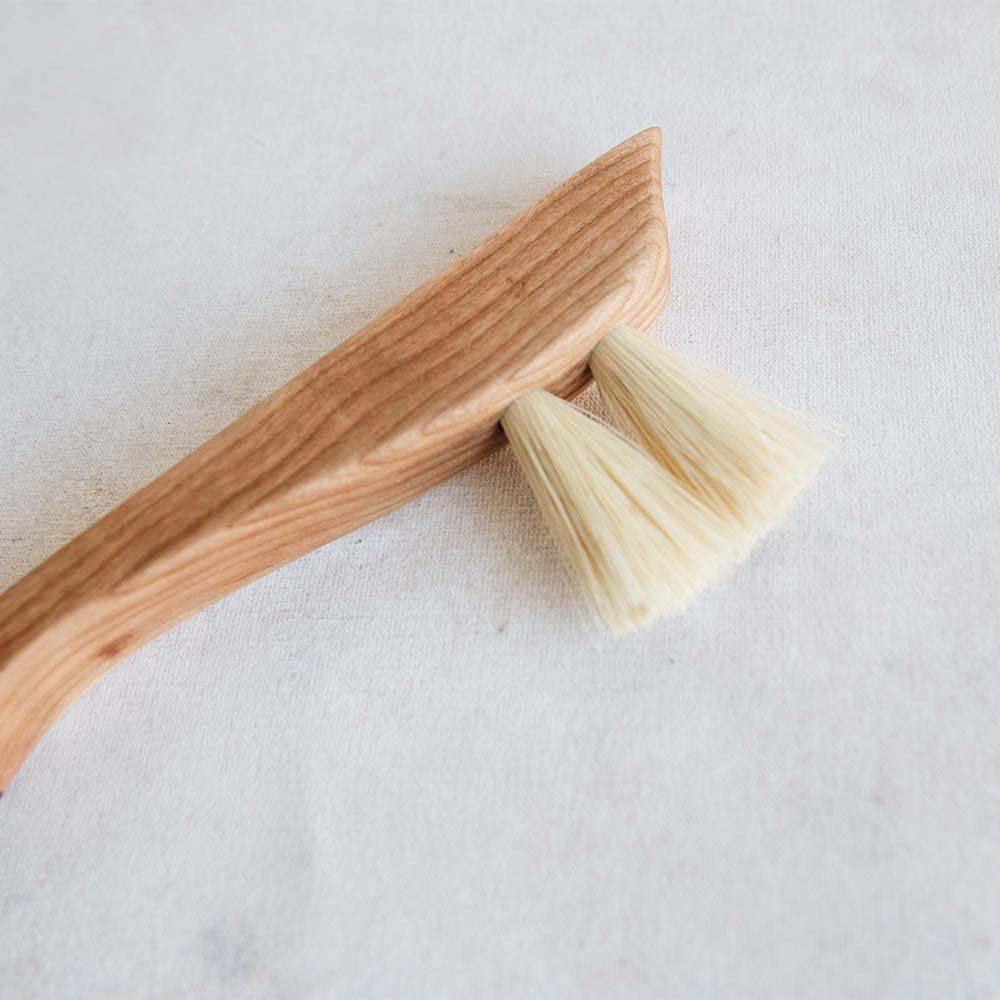 Small Wooden Counter Brush No. MT0955