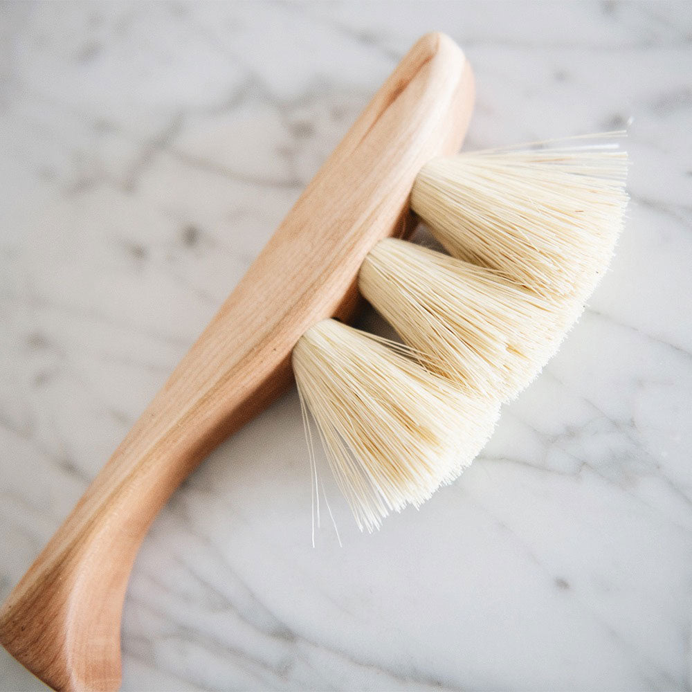 Medium Wooden Counter Brush No. MT0935