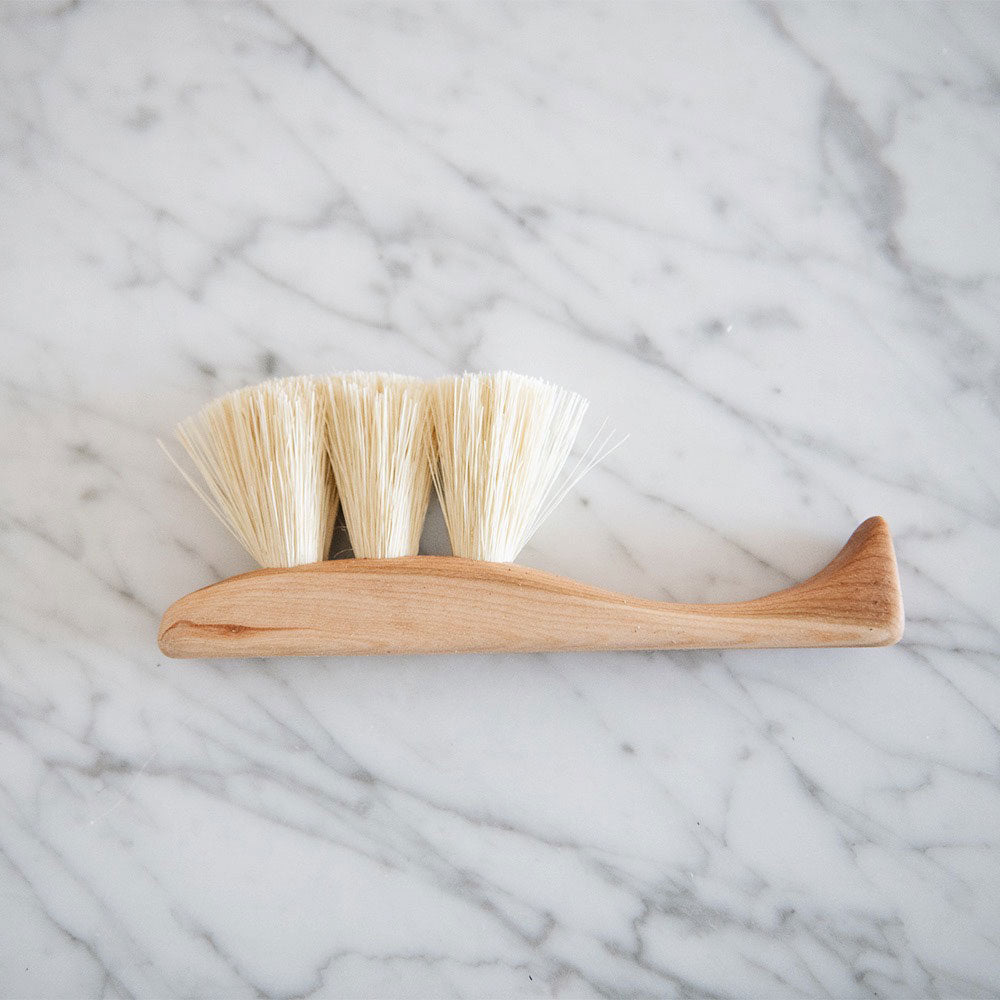 Medium Wooden Counter Brush No. MT0935
