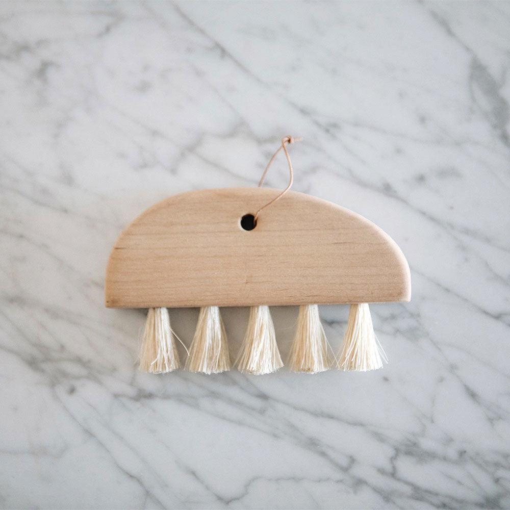 Medium Wooden Counter Brush No. MT0937