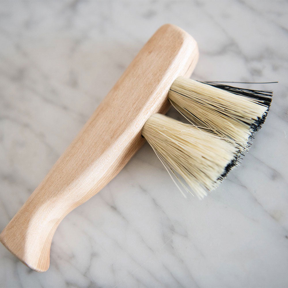 Small Wooden Counter Brush No. MT0938